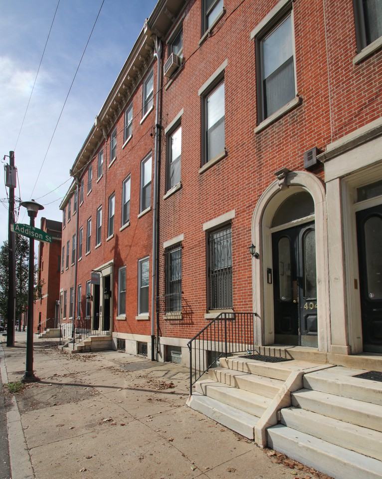 404 S 9th St - Photo 3 of 4
