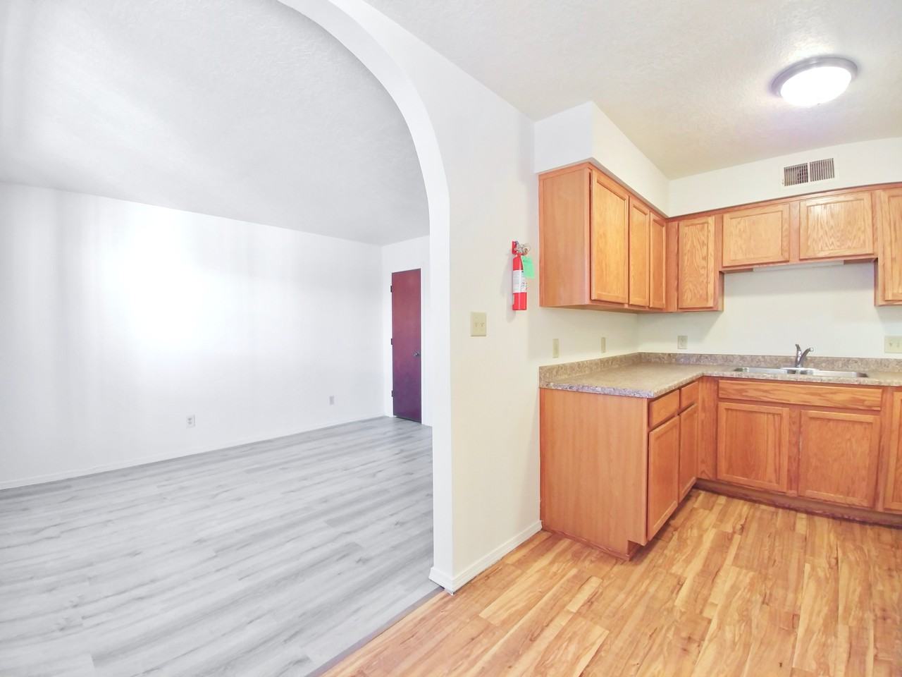 1021 Coal Ave Sw - Photo 7 of 50