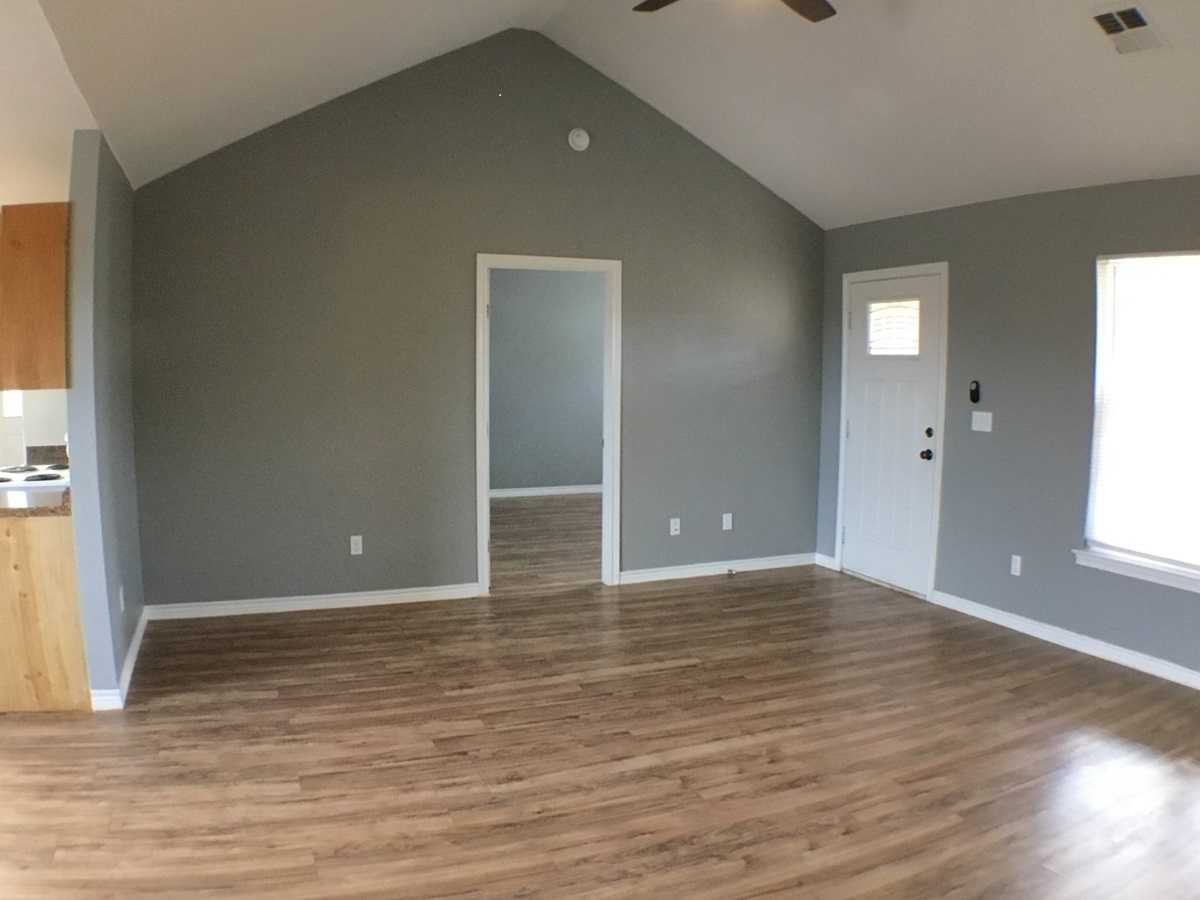 15950 D St - Photo 3 of 16