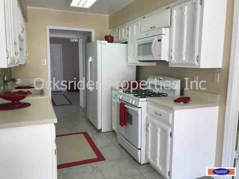 924 Turner Dr Ne - Photo 3 of 12