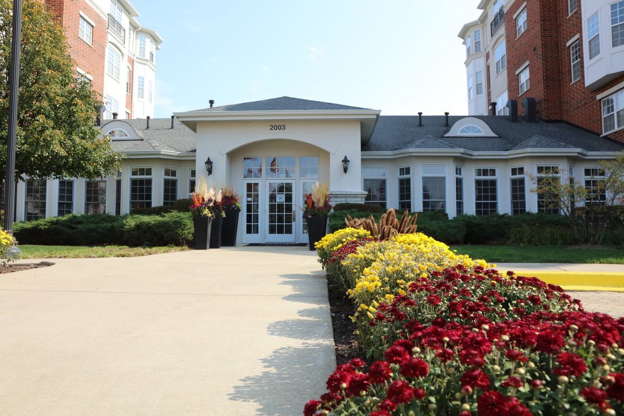 Regency Place - Photo 3 of 43