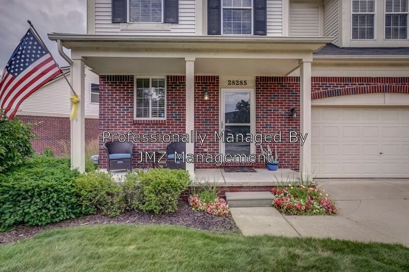 28285 Cottage Ln - Photo 2 of 35