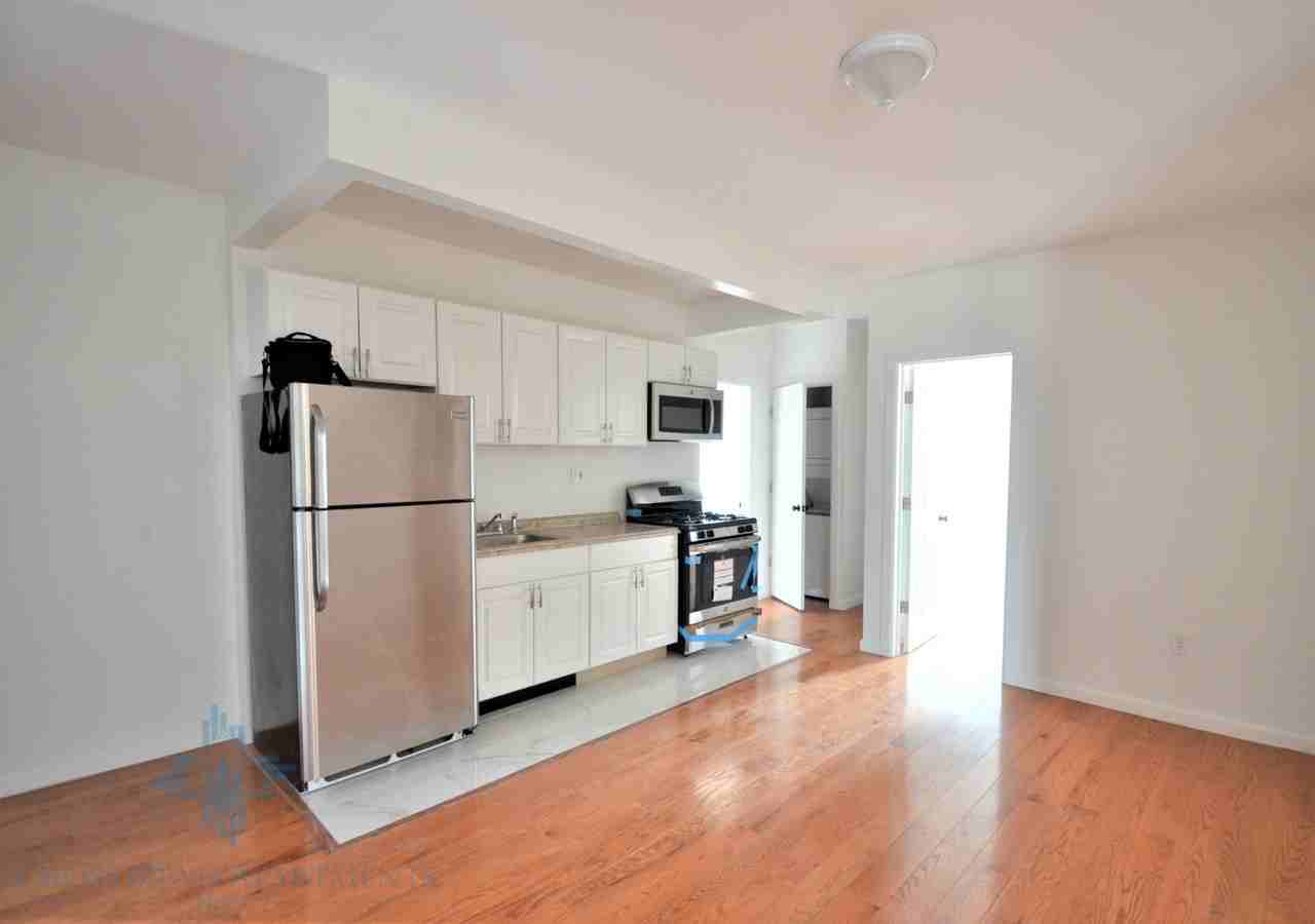 Tiebout Ave, The Bronx, NY, US #Q51C