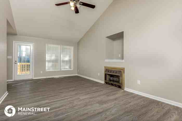 1410 Mandolin Pl - Photo 3 of 16