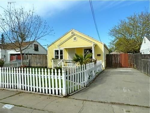 2567 Norwood Ave - Photo 2 of 2