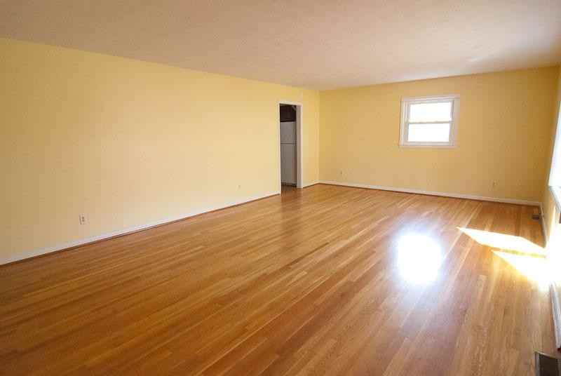 22 Hyannis Dr - Photo 2 of 10