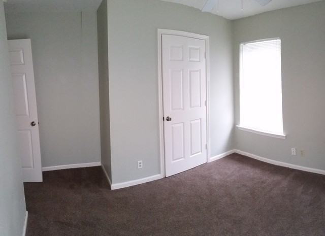 2086 Lakeview S Dr - Photo 2 of 7