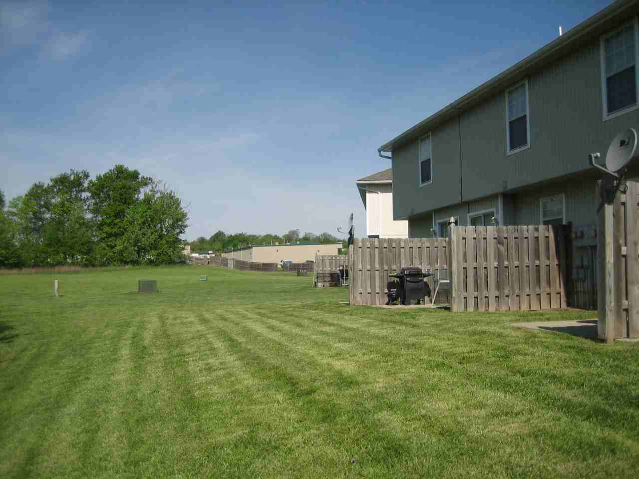 1242-1248 NW Phelps Dr. - Photo 2 of 5