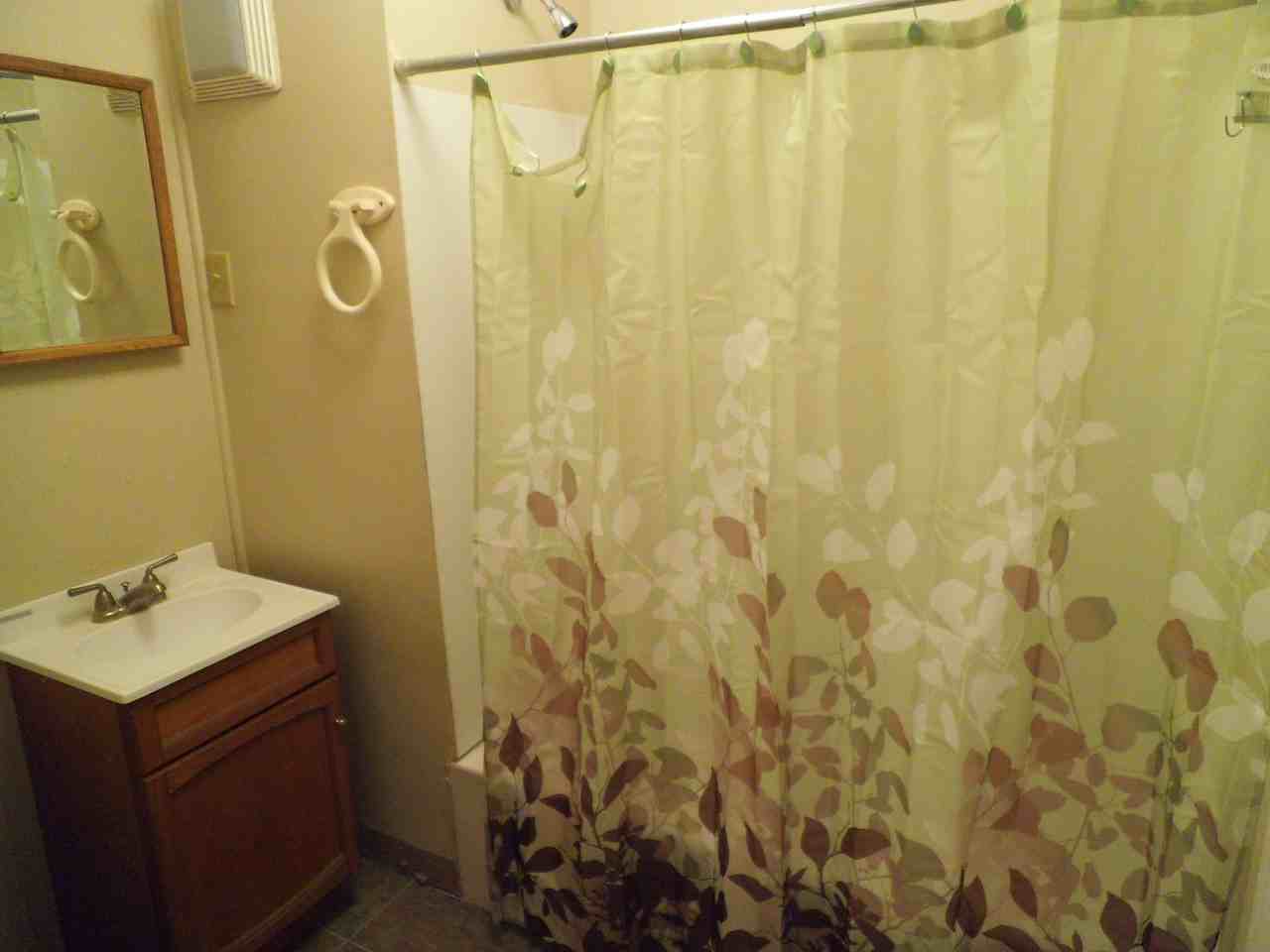 712 Whitman St - Photo 3 of 8