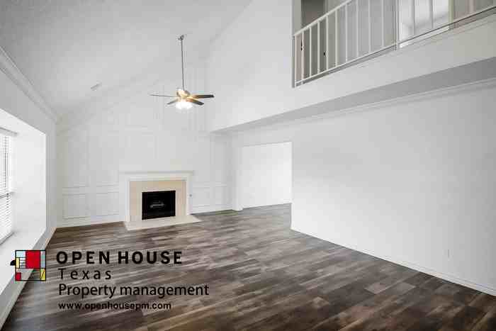 3914 18th St - Photo 2 of 14