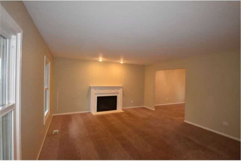 1841 Gatewood Dr - Photo 3 of 15