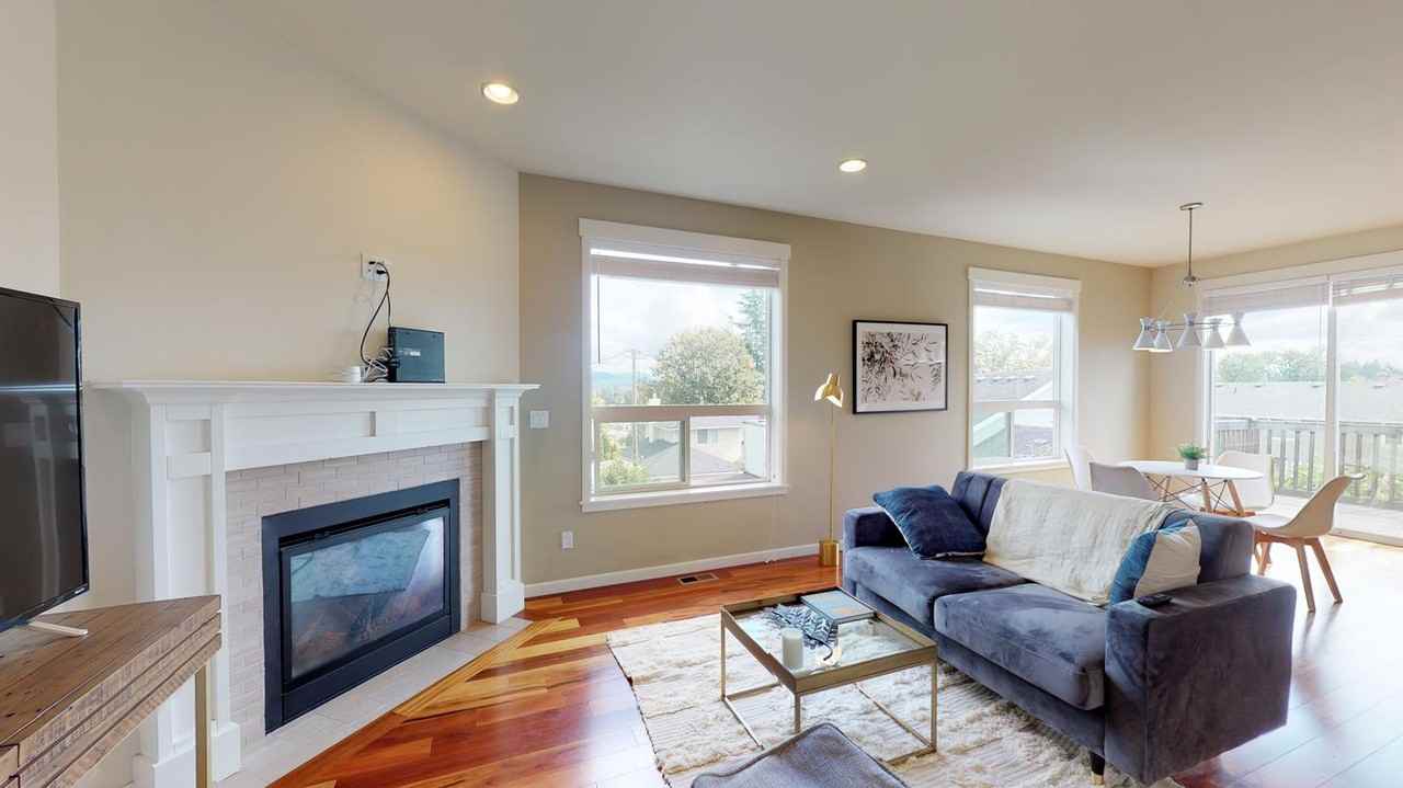 Elegant Beacon Hill home with great views - Photo 2 of 21