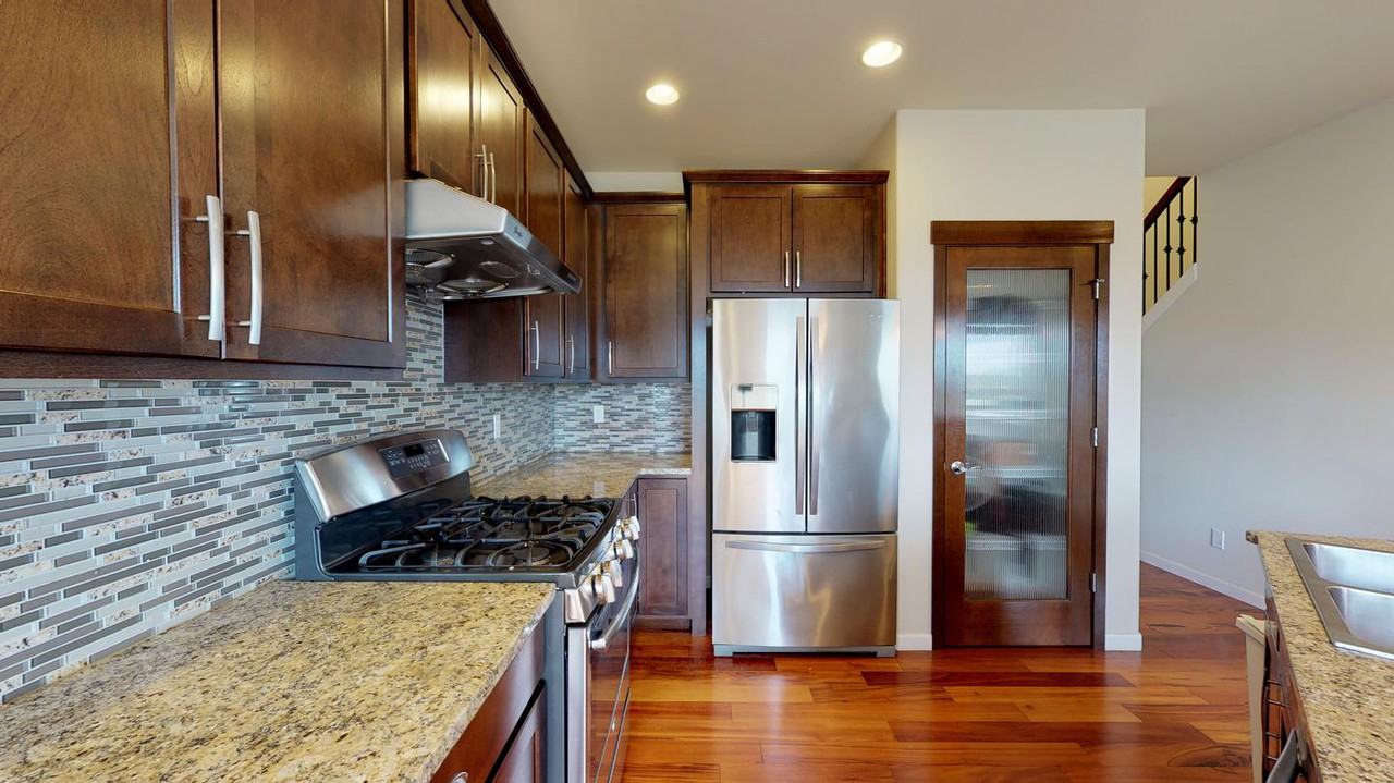 Elegant Beacon Hill home with great views - Photo 5 of 21