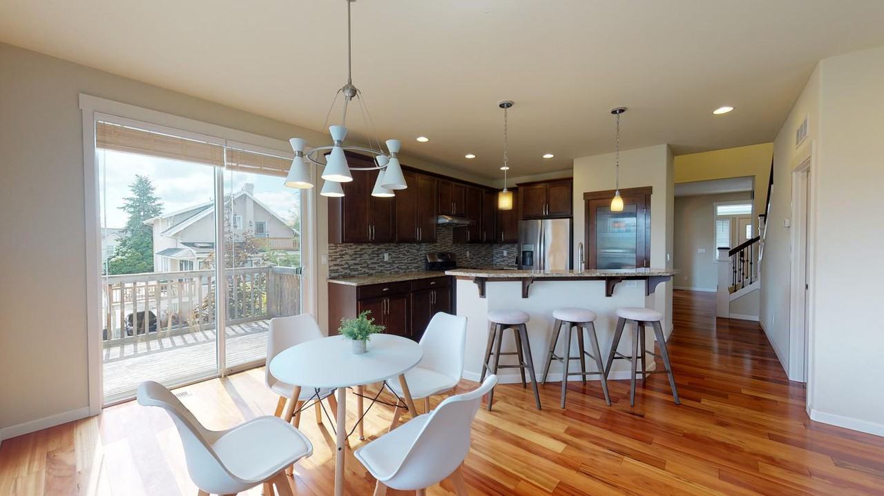 Elegant Beacon Hill home with great views - Photo 7 of 21