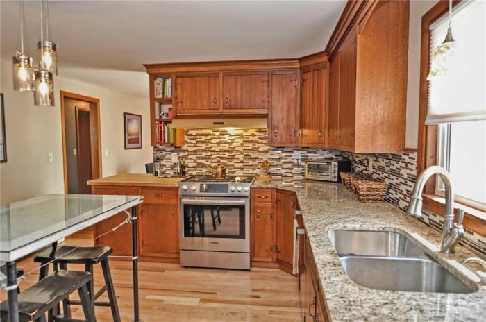 85 Union St - Photo 3 of 25