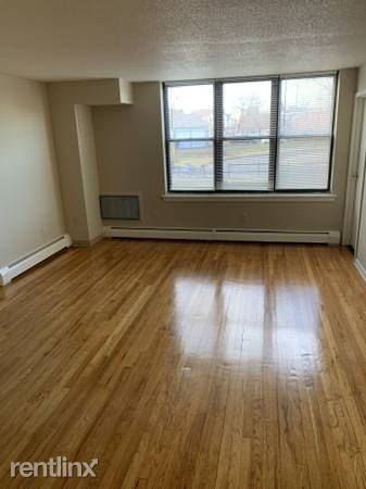 MLK apartments - Photo 2 of 3