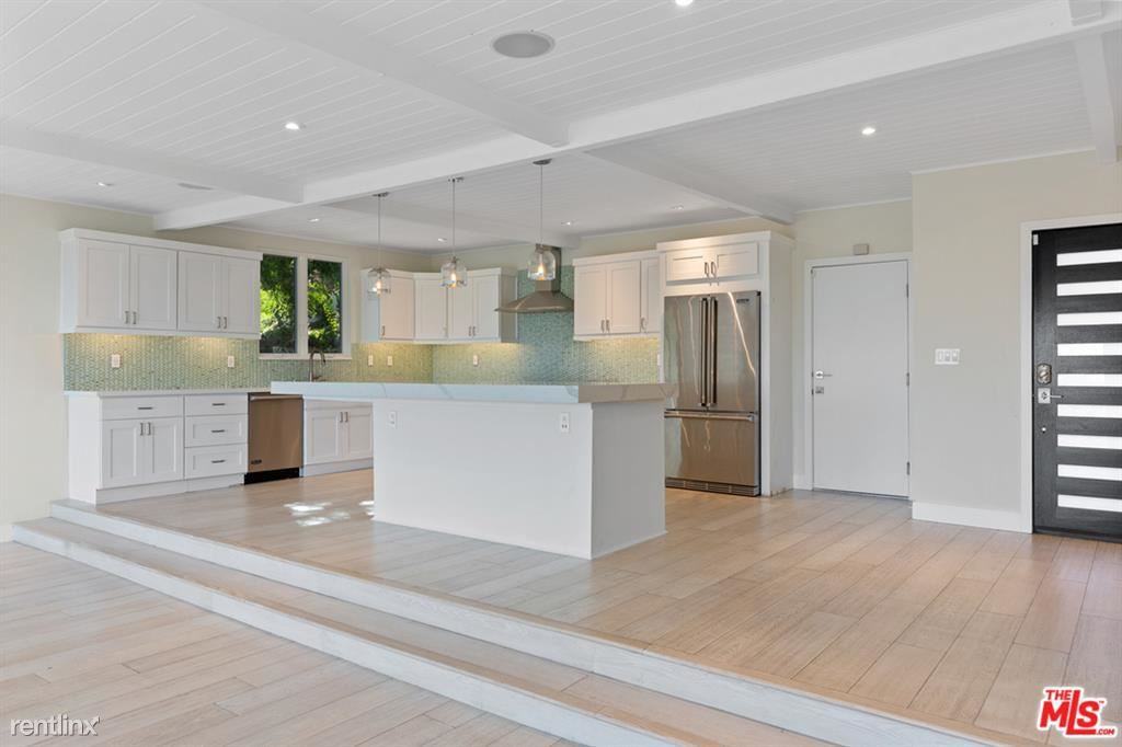 11661 Picturesque Dr - Photo 2 of 10