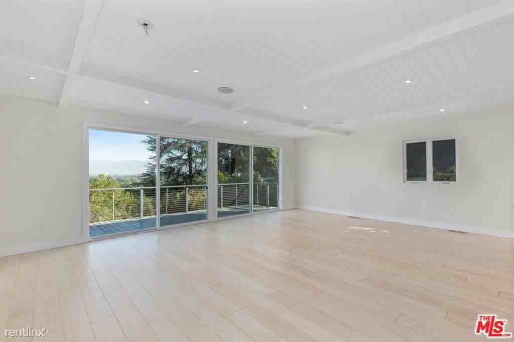 11661 Picturesque Dr - Photo 3 of 10