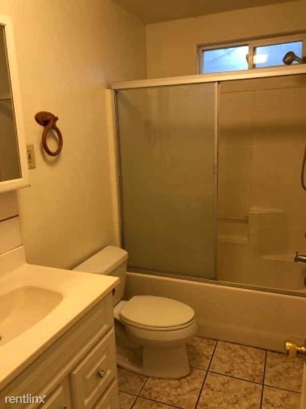 2921 6th St - Photo 3 of 6