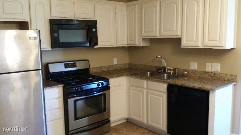 2500 Campagna Dr - Photo 2 of 5