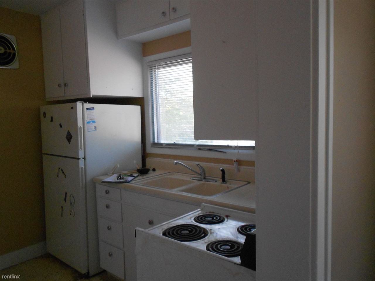 213 N Washington St - Photo 2 of 3