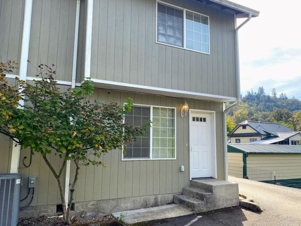 1914 Se Douglas Ave, Roseburg, OR 97470 3 bedroom House Rental Zumper