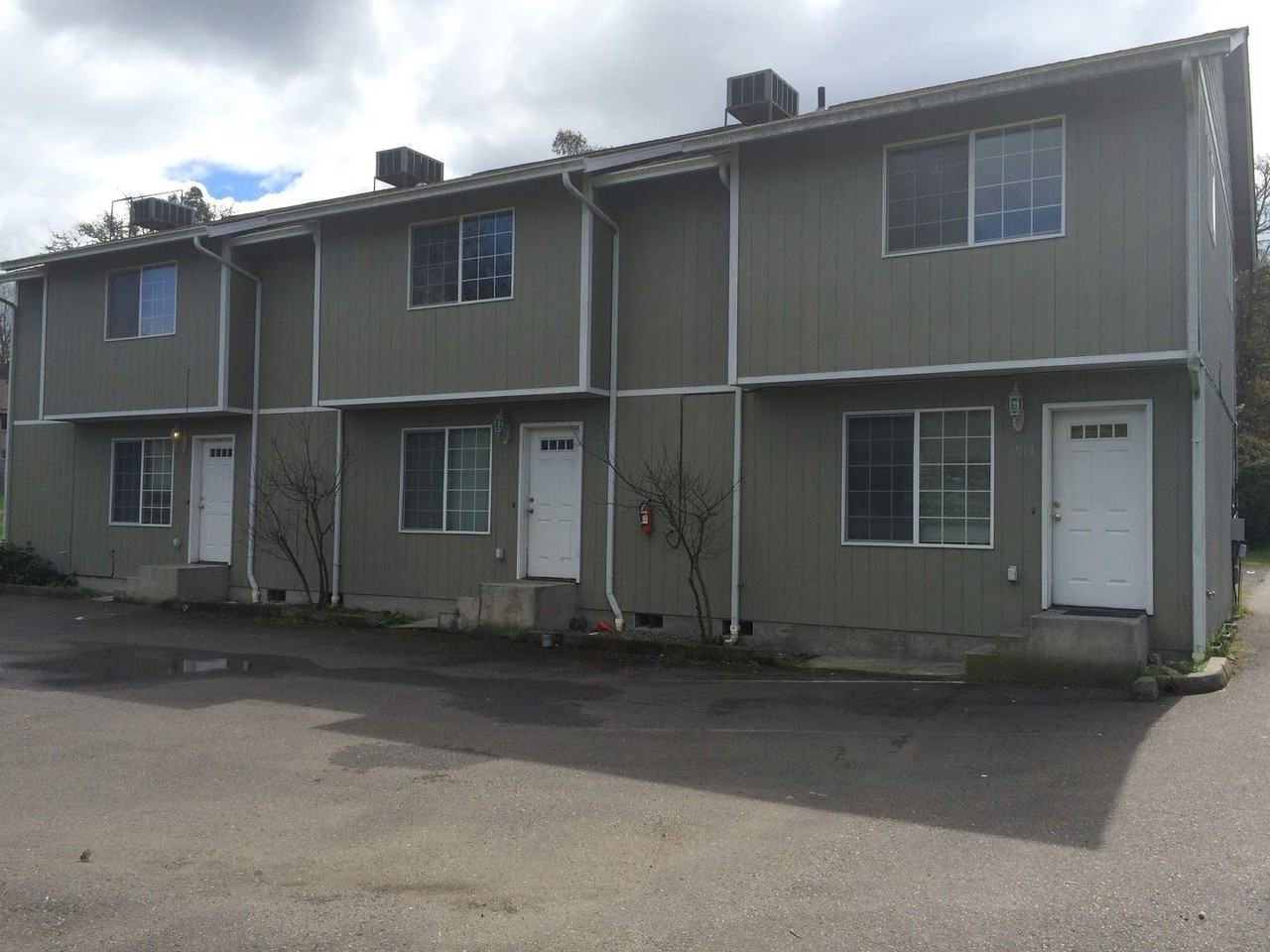 1914 Se Douglas Ave - Photo 2 of 15