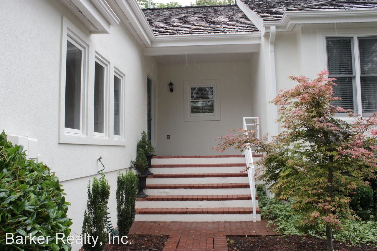 744 Crabtree Crossing Pkwy - Photo 2 of 20