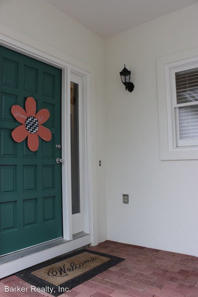 744 Crabtree Crossing Pkwy - Photo 3 of 20