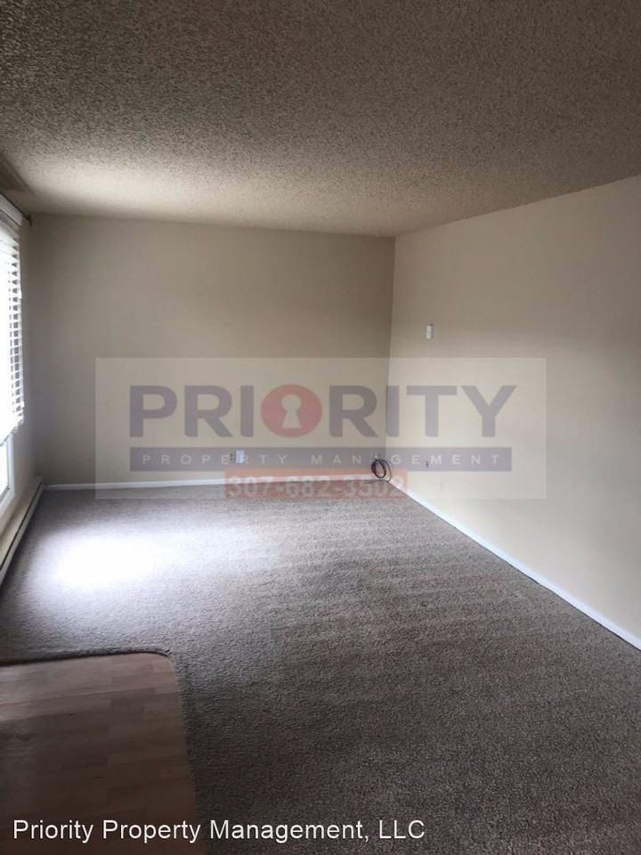 302 E Converse St - Photo 3 of 5