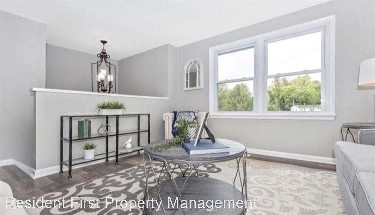 17906 Meade Ct - Photo 3 of 19