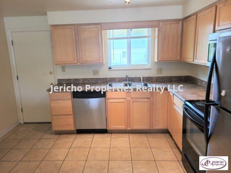 4677 Hoyt St - Photo 3 of 8