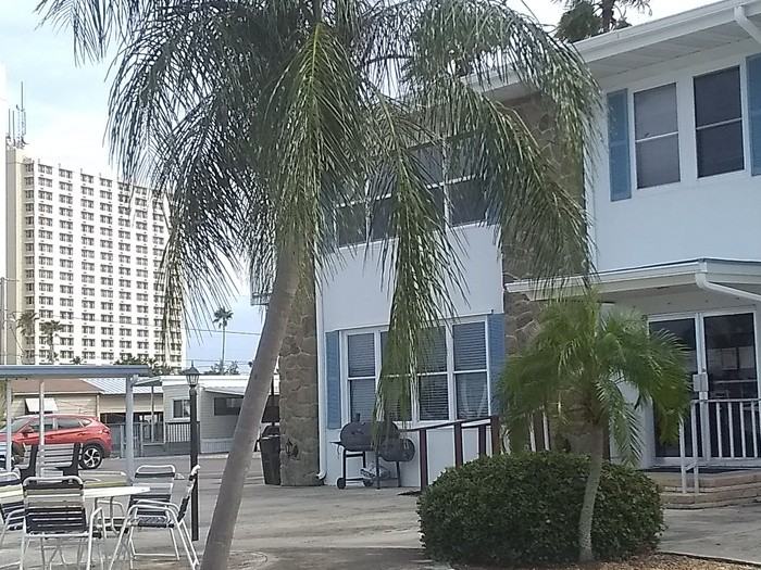 1375 Pasadena Ave S #1 - Photo 3 of 13