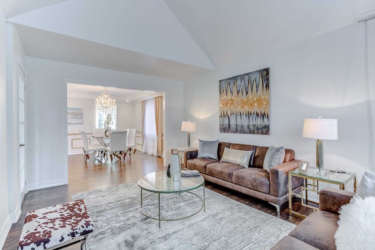 151 Carlyle Crescent - Photo 3 of 4