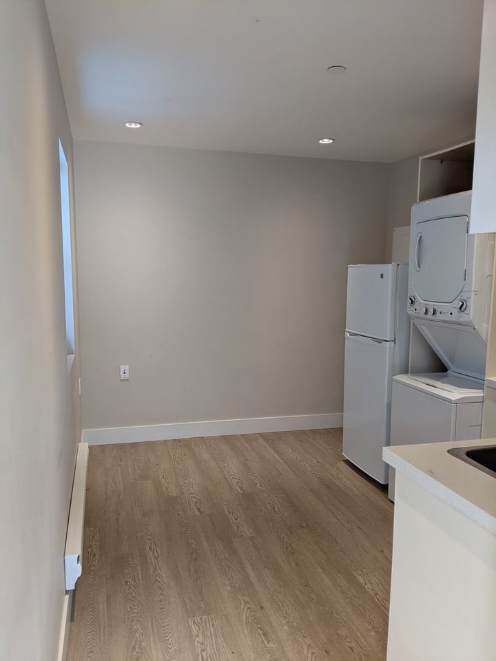 Kootenay St & Franklin St - Photo 3 of 18