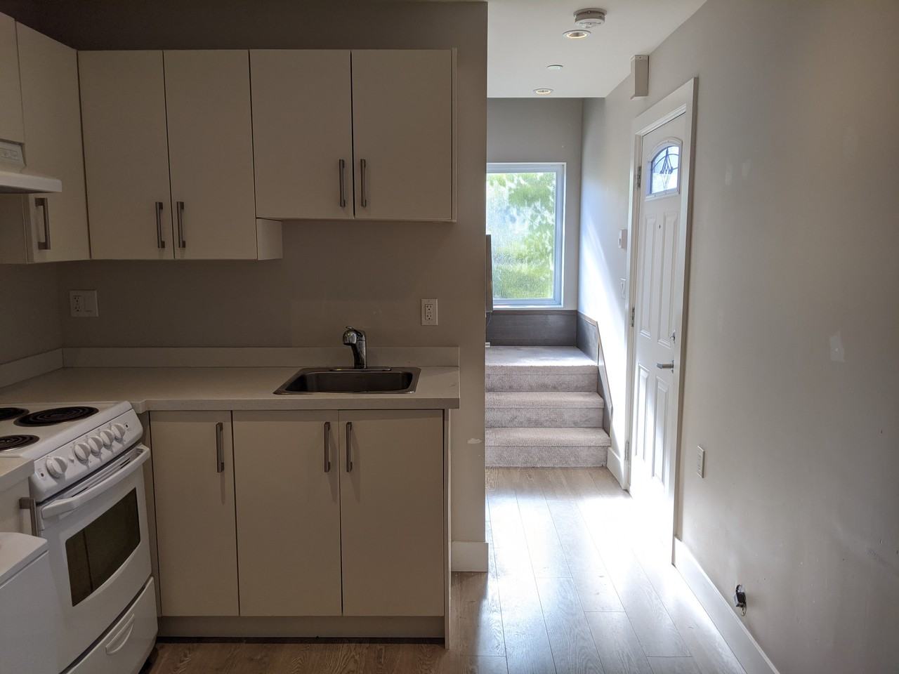 Kootenay St & Franklin St - Photo 4 of 18