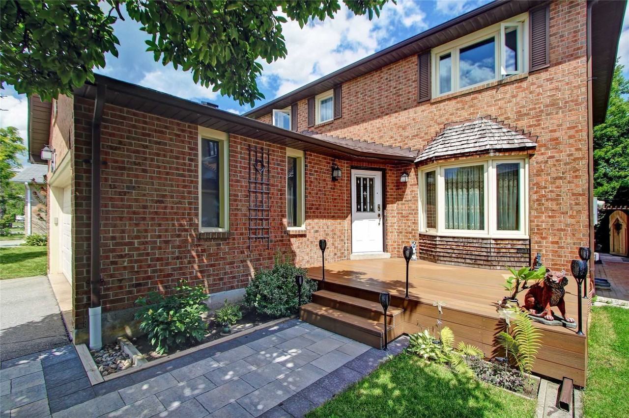 85 Houseman Crescent - Photo 2 of 4