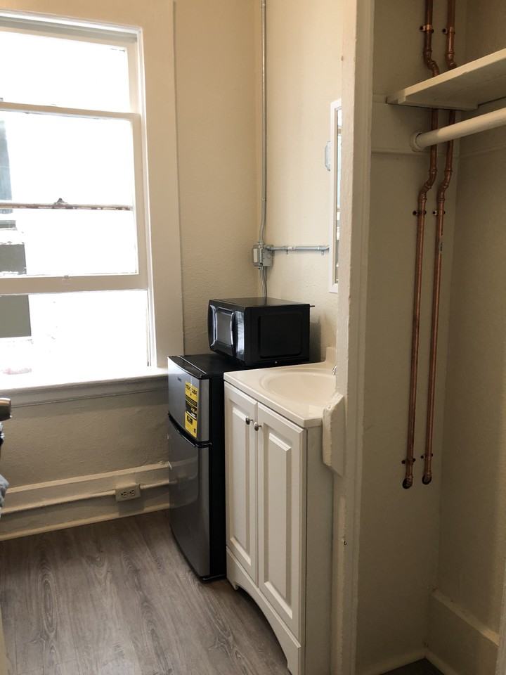 Broadway - Photo 4 of 16