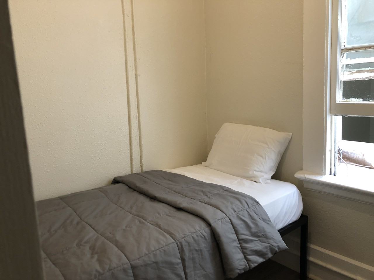 Broadway - Photo 5 of 16