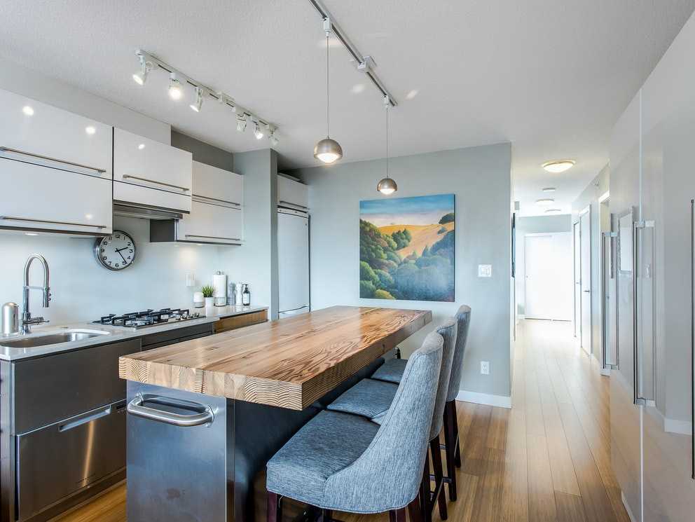 718 Main Street, Vancouver, BC V6A 2V7 2 Bedroom Apartment for Rent