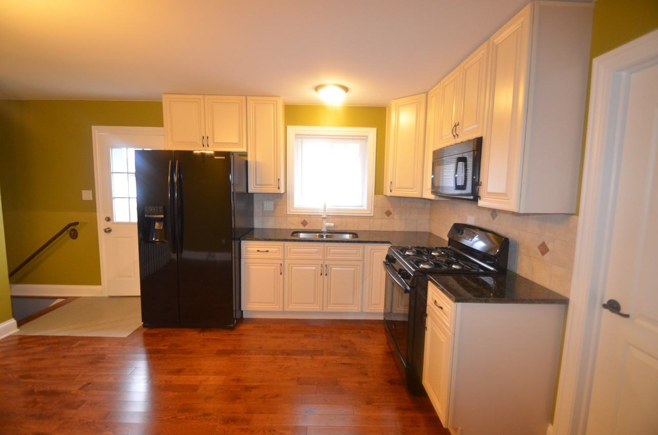 16424 Roy St - Photo 3 of 15