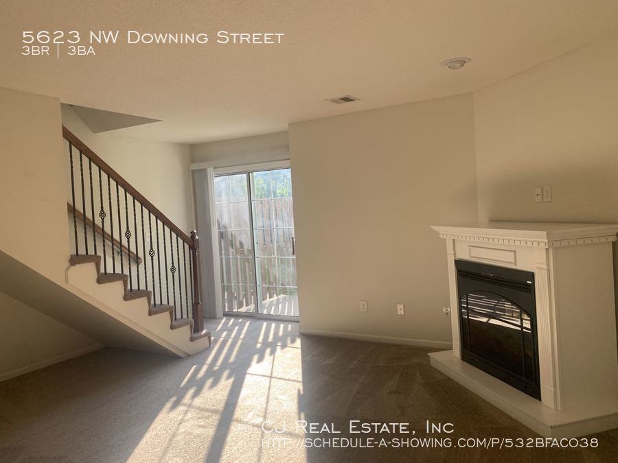 5623 Nw Downing St - Photo 3 of 7