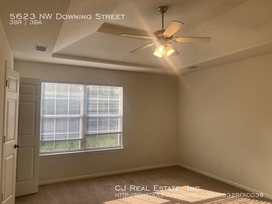 5623 Nw Downing St - Photo 5 of 7