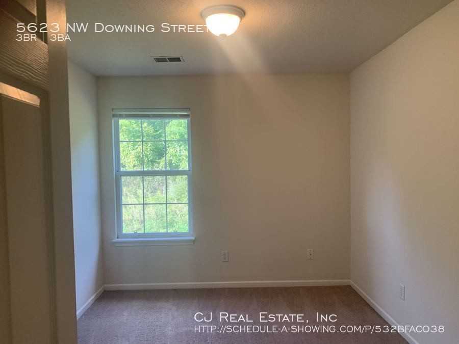 5623 Nw Downing St - Photo 6 of 7