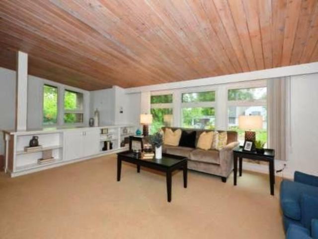 2321 Parklands Rd - Photo 2 of 16