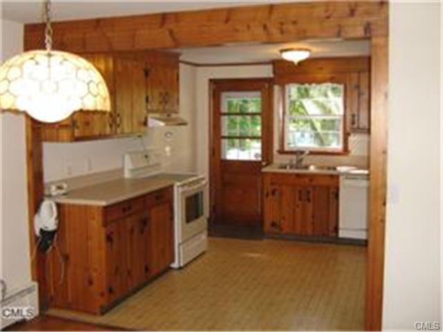 21 Chestnut St - Photo 3 of 21