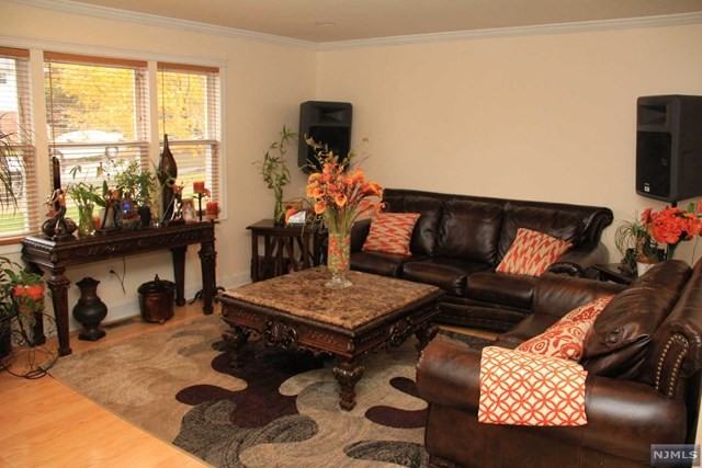 370 Linwood Ave - Photo 2 of 12