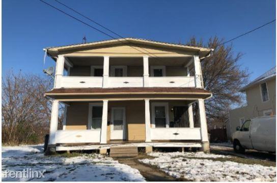 1848 Cone St Uppr - Photo 2 of 7