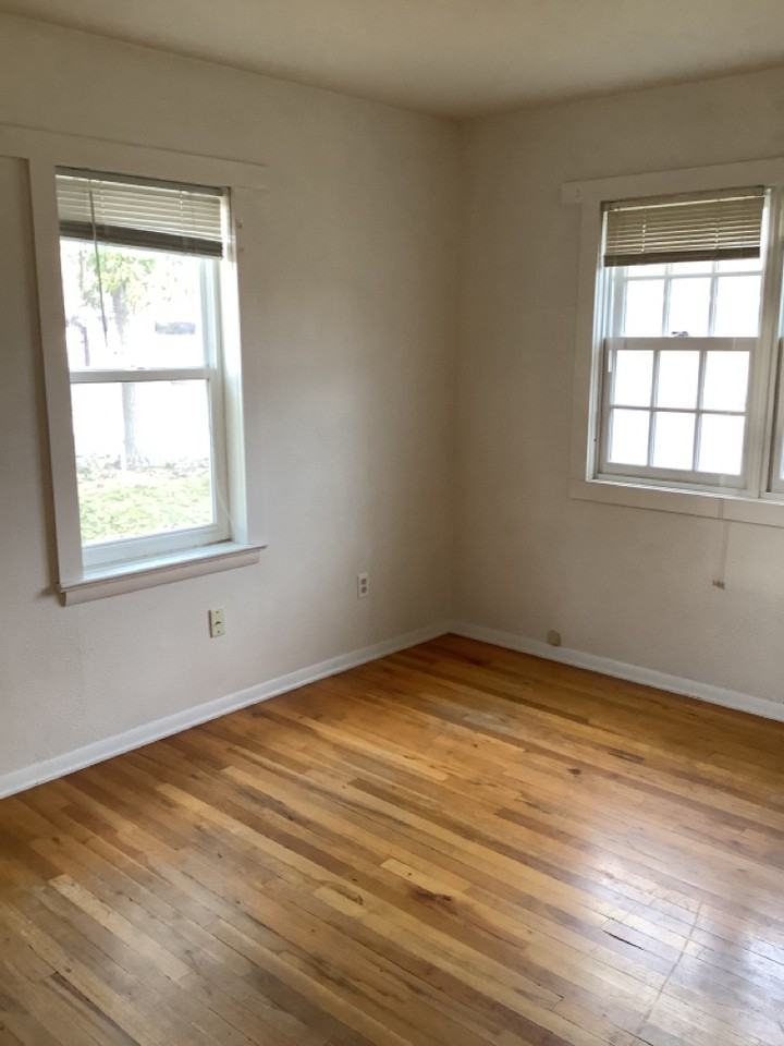 352 W Park St - Photo 2 of 16