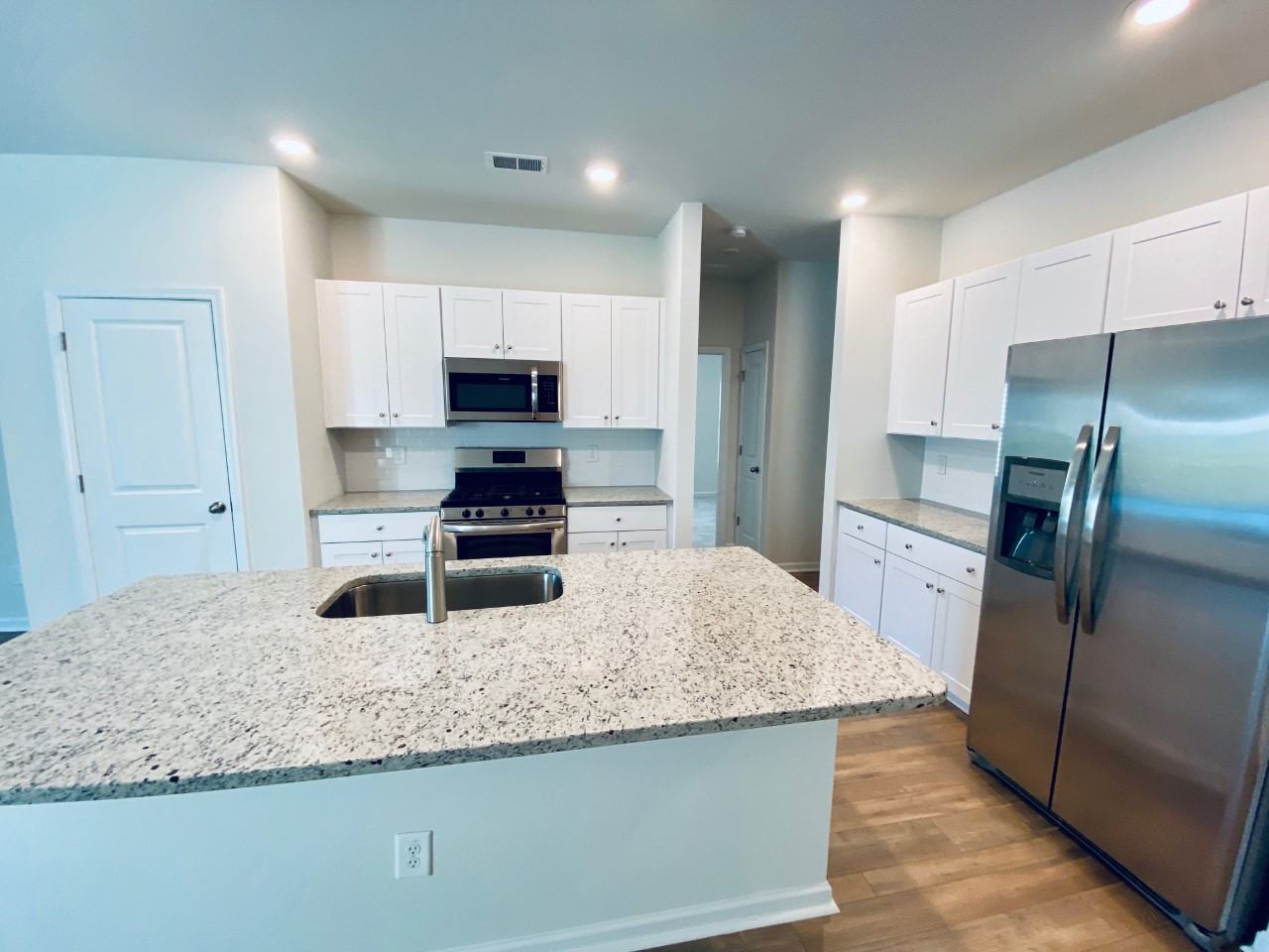 2001 Borgata Loop - Photo 5 of 22